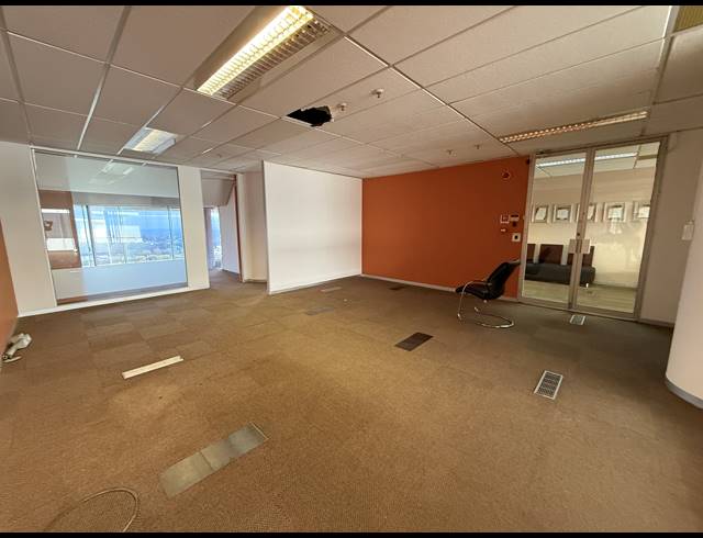 1,477M² OFFICE TO LET IN AUCKLAND PARK